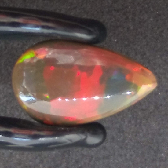 Опал драгоценный 3.80 Ct
