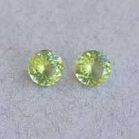 Хризолиты 2.05ct пара