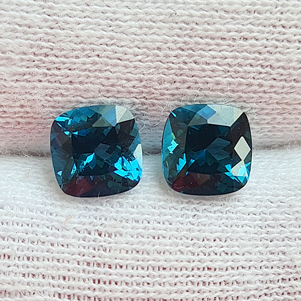 Топазы London Blue 1.88ct пара