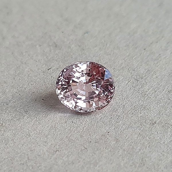 Лавандовая шпинель 1.08ct