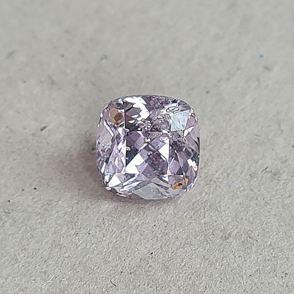 Лавандовая шпинель 1.77ct