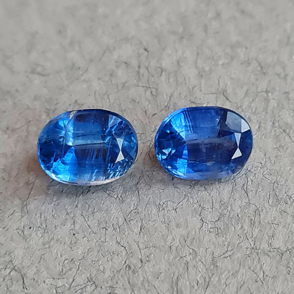Кианиты 4.22ct пара