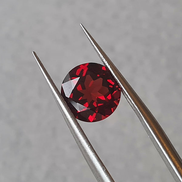 Гранаты 4.10ct пара