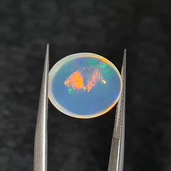 Белый опал 3.21ct