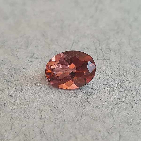 Розово-оранжевый турмалин 0.70ct