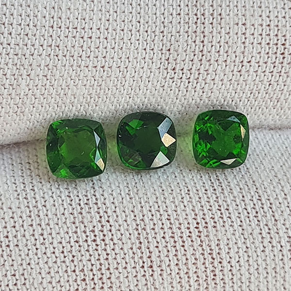 Хромдиопсиды 1.95ct комплект