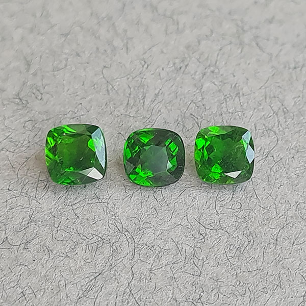 Хромдиопсиды 1.95ct комплект