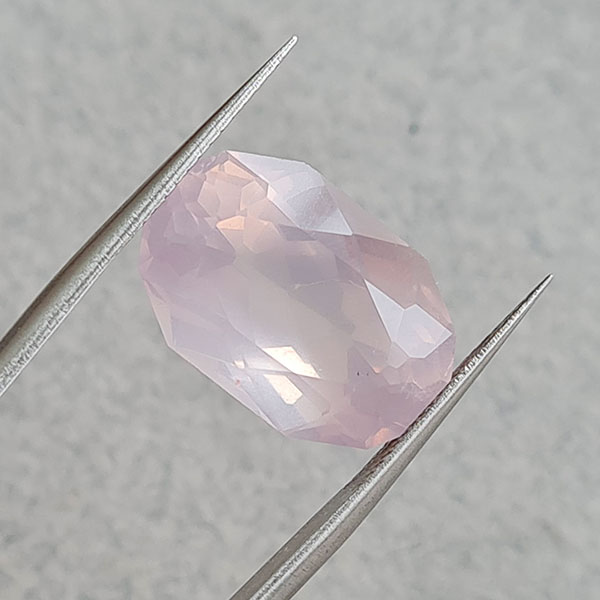 Розовый кварц 12.96ct