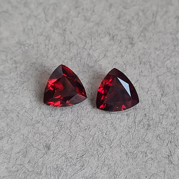 Гранаты 3.30ct пара