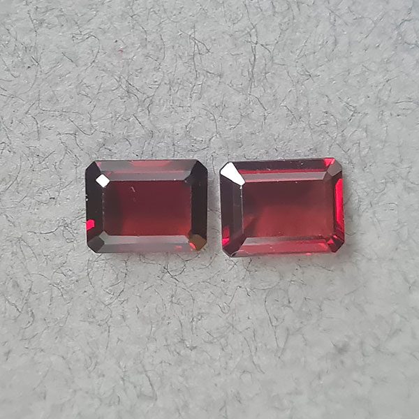 Гранаты 4.80ct пара