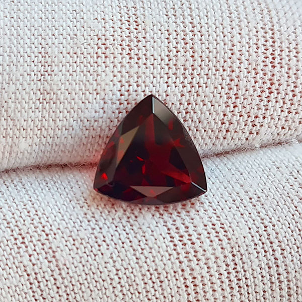 Гранат 3.80ct