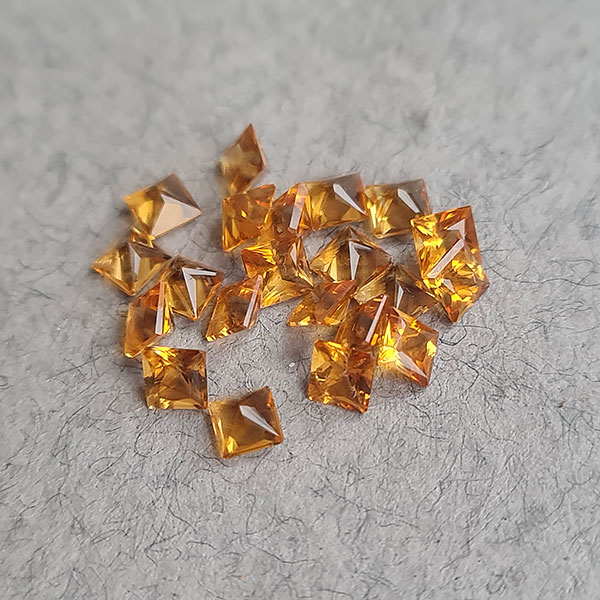 Цитрины 2.36ct 3х3 мм 21 шт