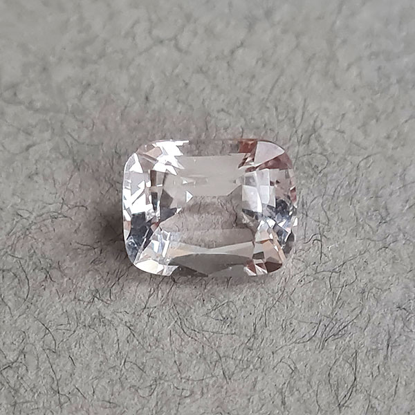 Персиковый морганит 3.50ct